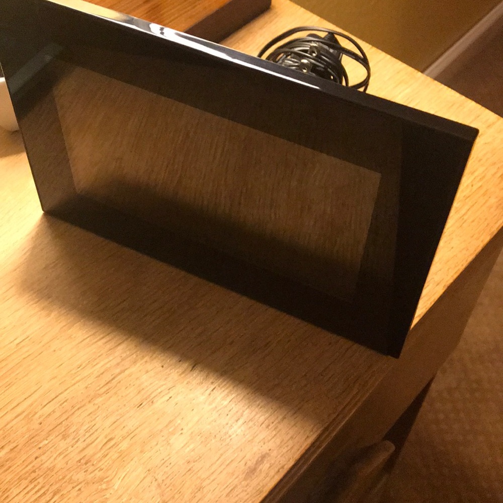 Electronic picture frame